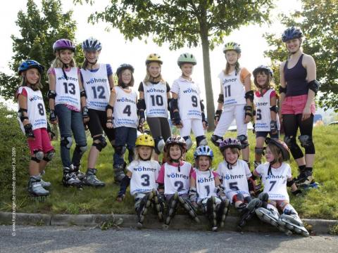 skating girls skiclub mitwitz