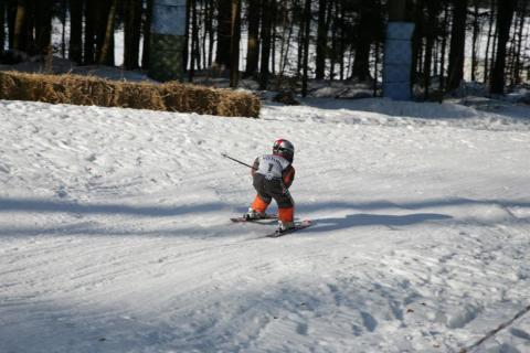 In perfekter Abfahrtshaltung zum Zielschuss
